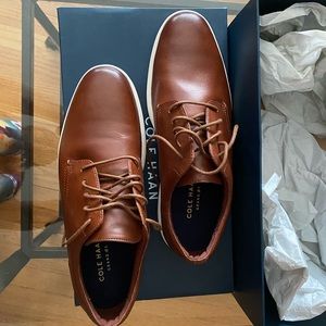 Cole Haan, classic Oxford, brand new never worn.